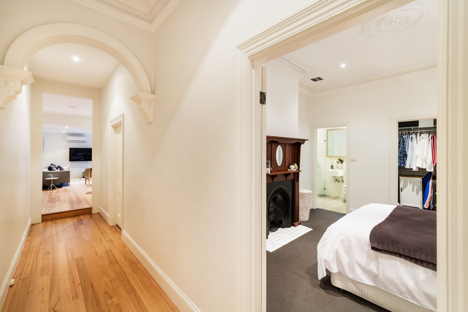 39 Earl Street, Windsor, Windsor - Thumbnail 3