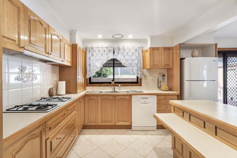 71 Thompson Circuit, Mill Park