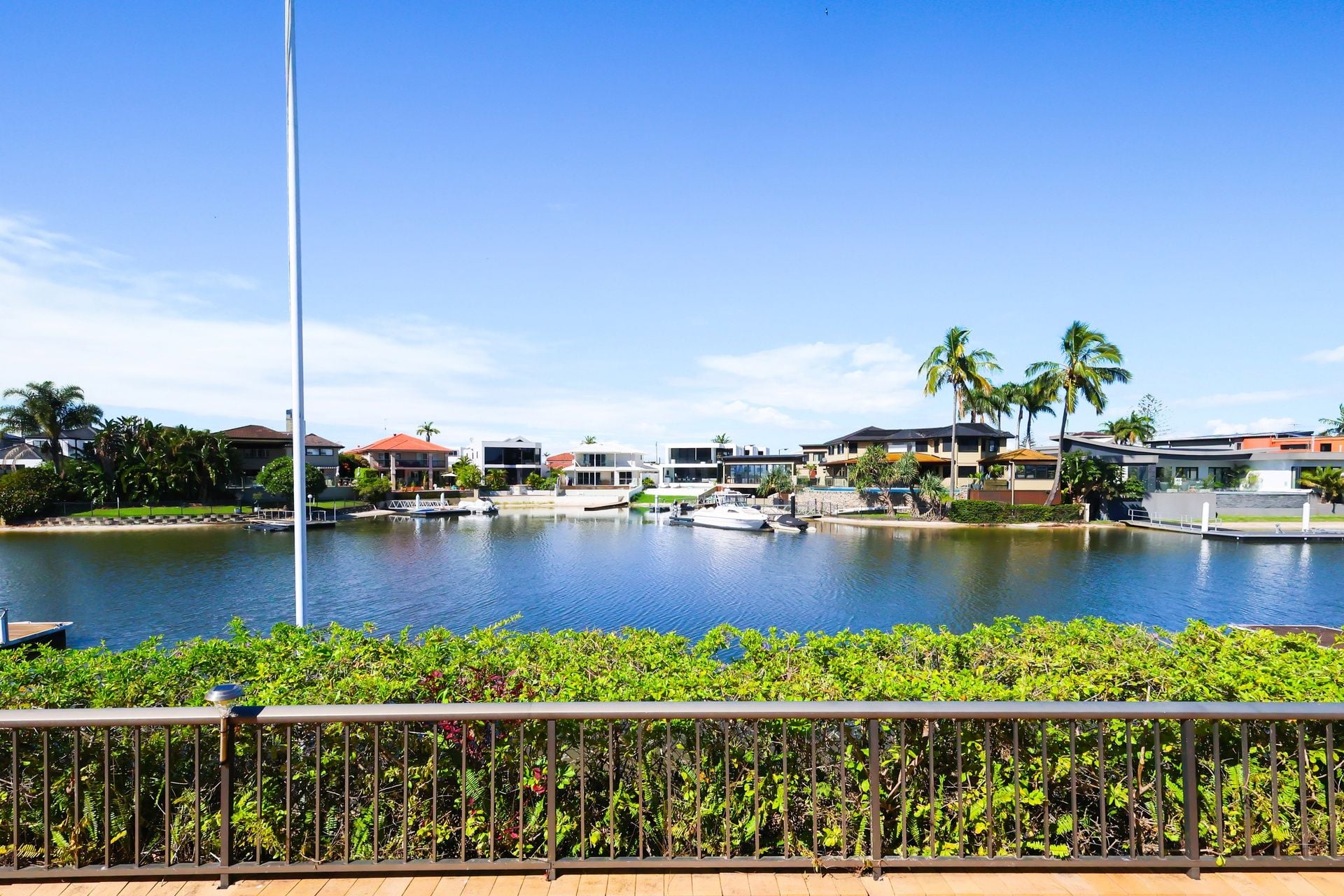 36 Salerno Street Isle Of Capri QLD, Isle Of Capri - Thumbnail 2