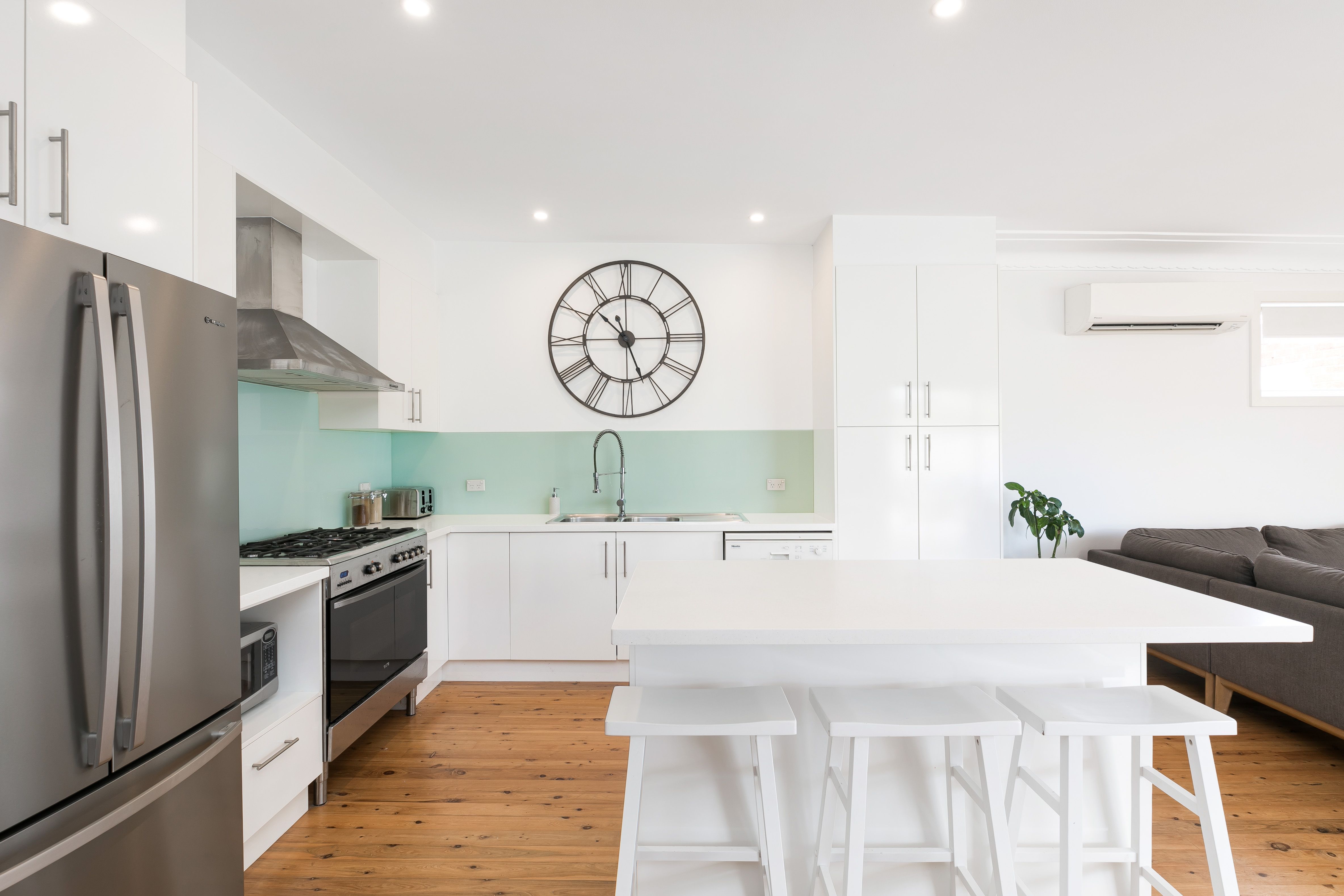33 Carrington Avenue CARINGBAH 2229