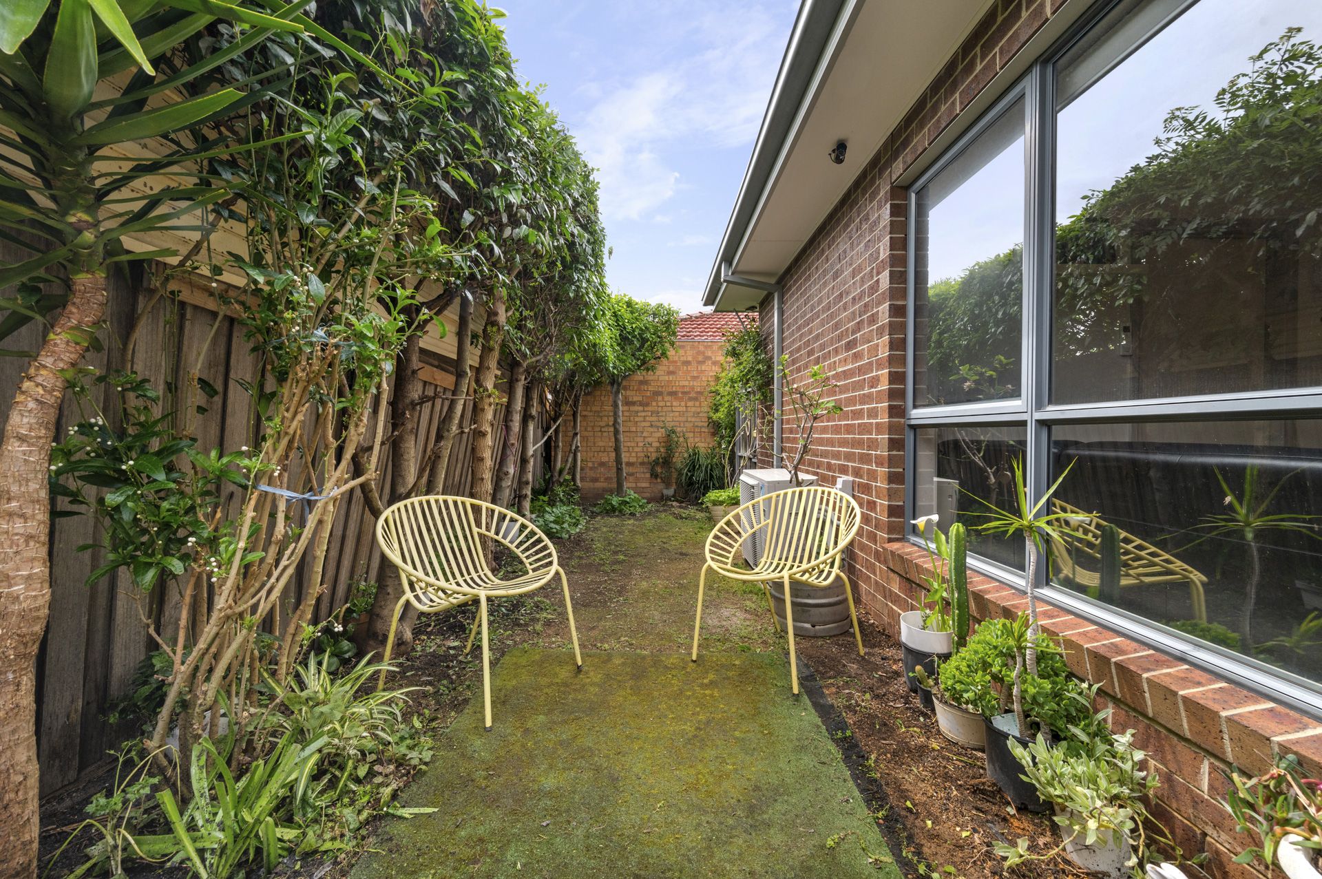 AFFORDABLE START IN A GREAT LOCATION
