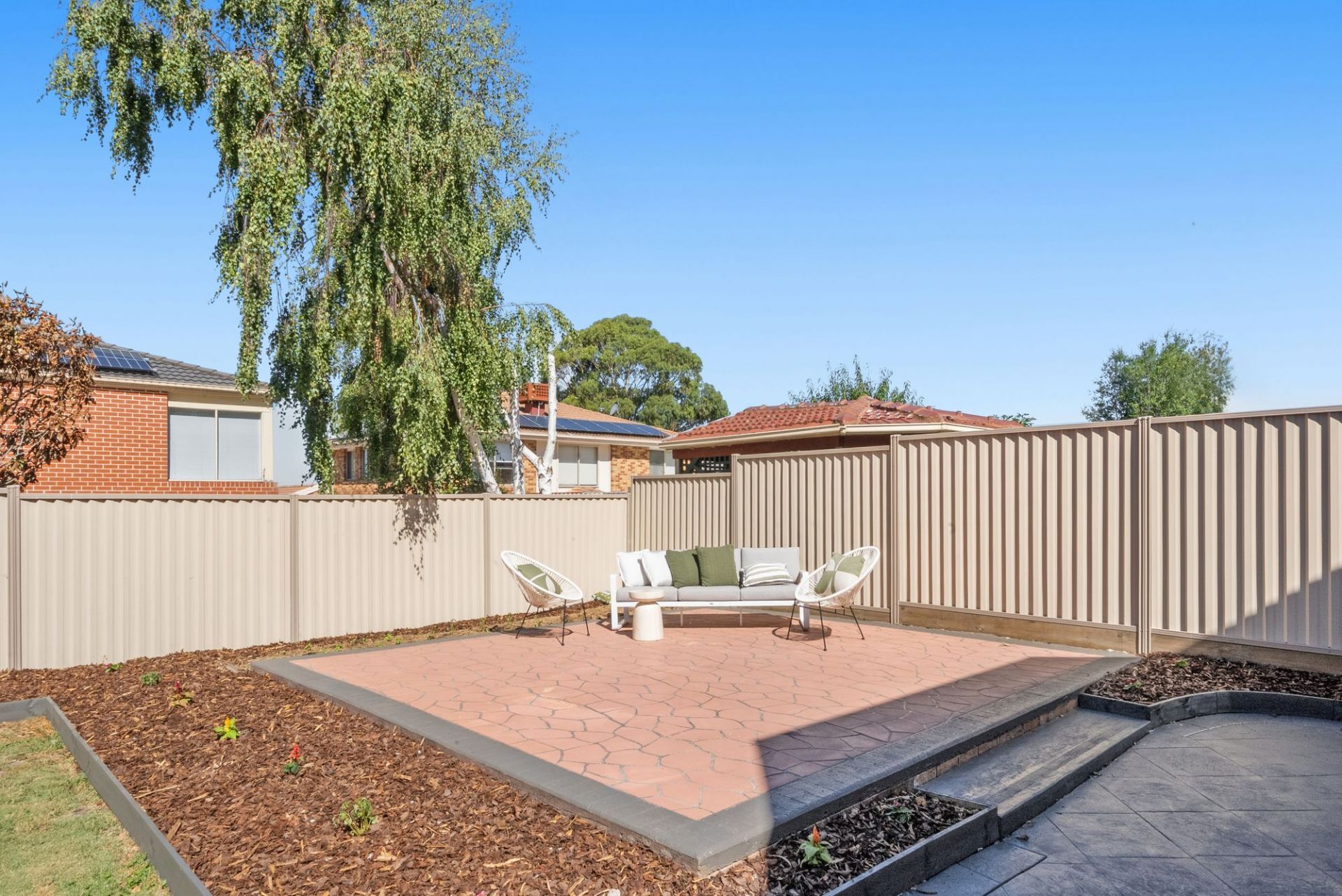 Family Scale Living in a Blue-Chip Mill Park Pocket