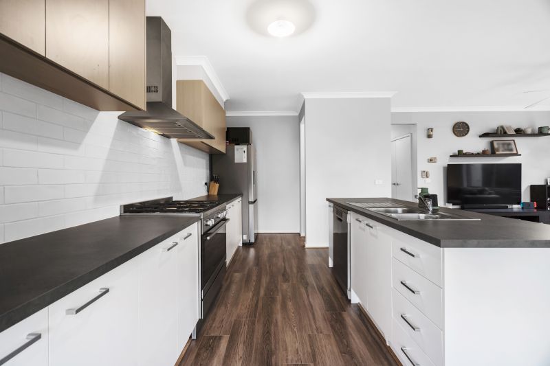 10 Catanzaro Crescent, Wollert