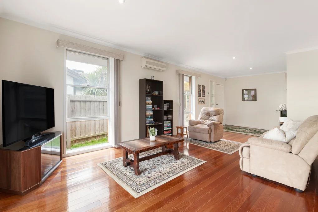 Charming Family Haven: Spacious, Secure, and Convenient