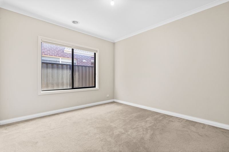 242 Newbury Boulevard, Craigieburn