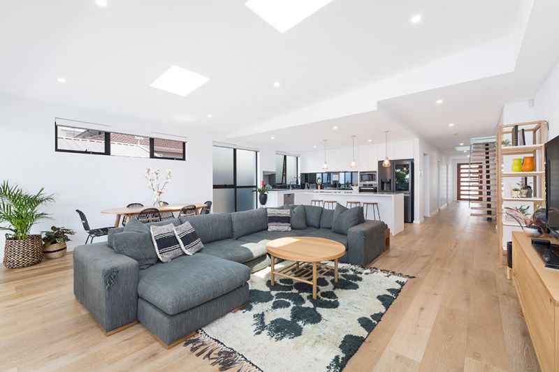 8b Arcadia Avenue, WOOLOOWARE, Woolooware - Thumbnail 3