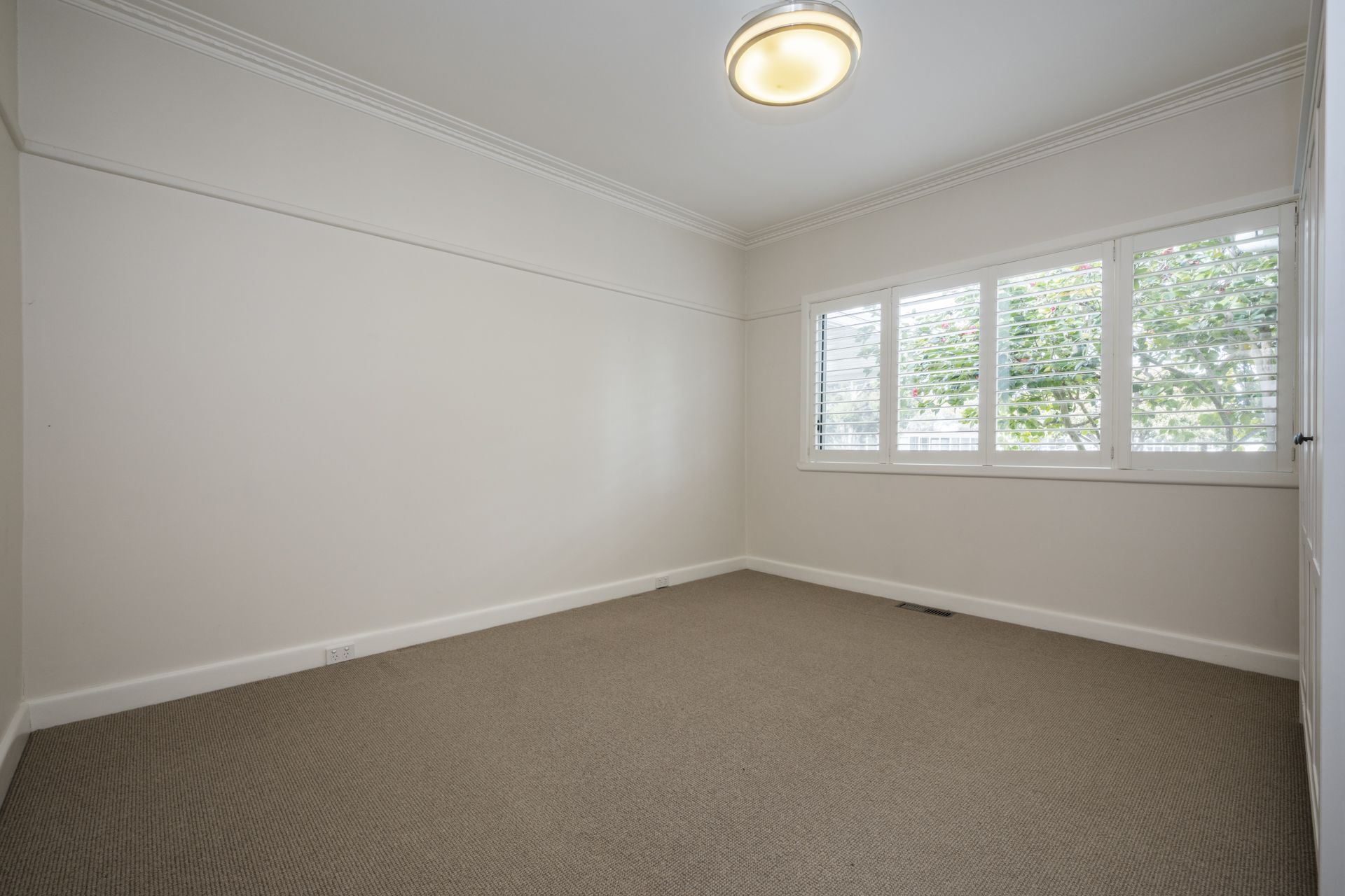 Spacious Family Home in Prime Greensborough Location