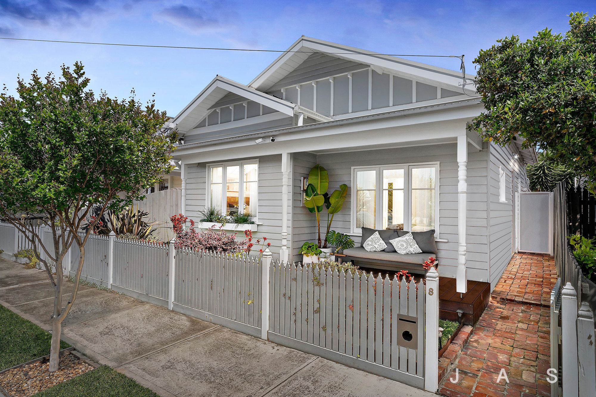 8 Deakin Street, Yarraville, Yarraville - Thumbnail 2