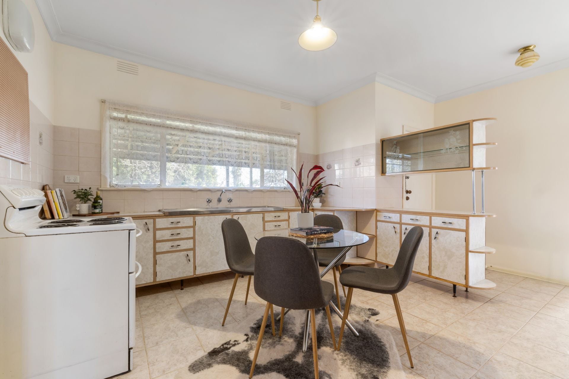 Comfortable Classic on 655m² (approx.) With Endless Potential