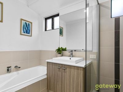 68 Mornington Crescent, Wandi