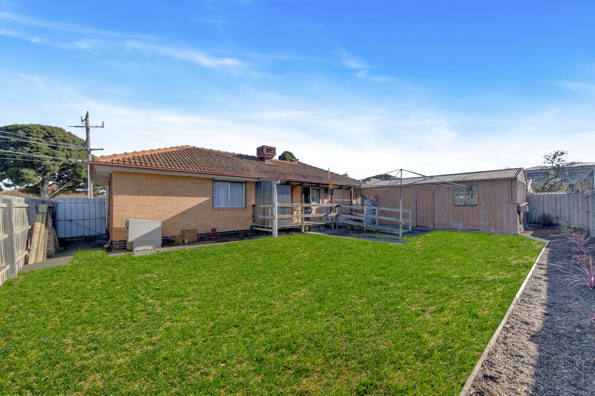 Stylish Abode, Sought After Surronds