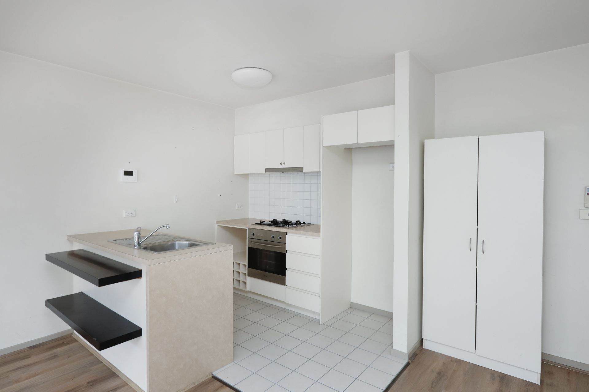 210/60 Speakmen Street Kensington VIC, Kensington - Thumbnail 5