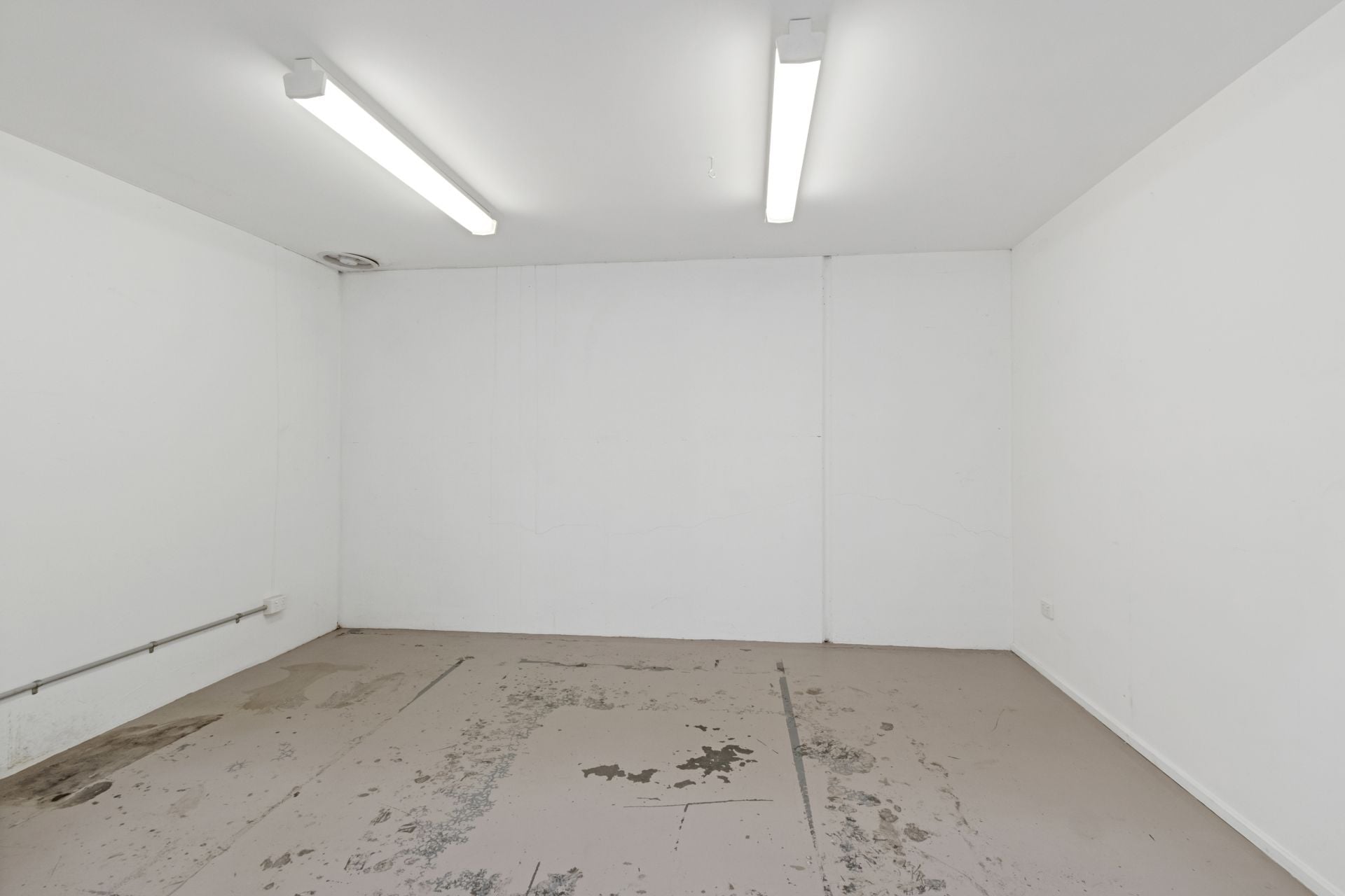 SUITS OWNER OCCUPIERS OR INVESTORS