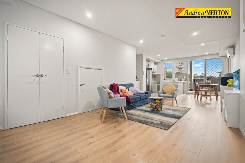 102/25 Railway Road, Quakers Hill