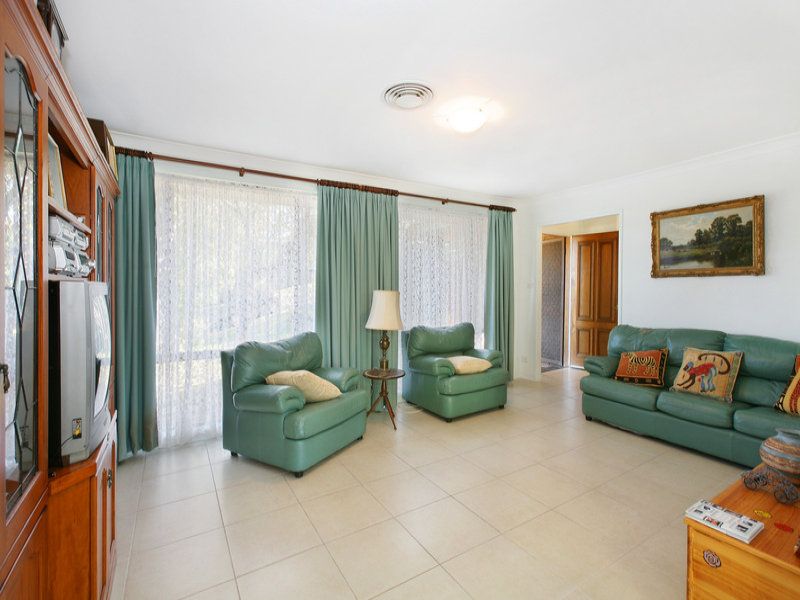 4 Finch Place, WORONORA HEIGHTS, Woronora Heights - Thumbnail 2