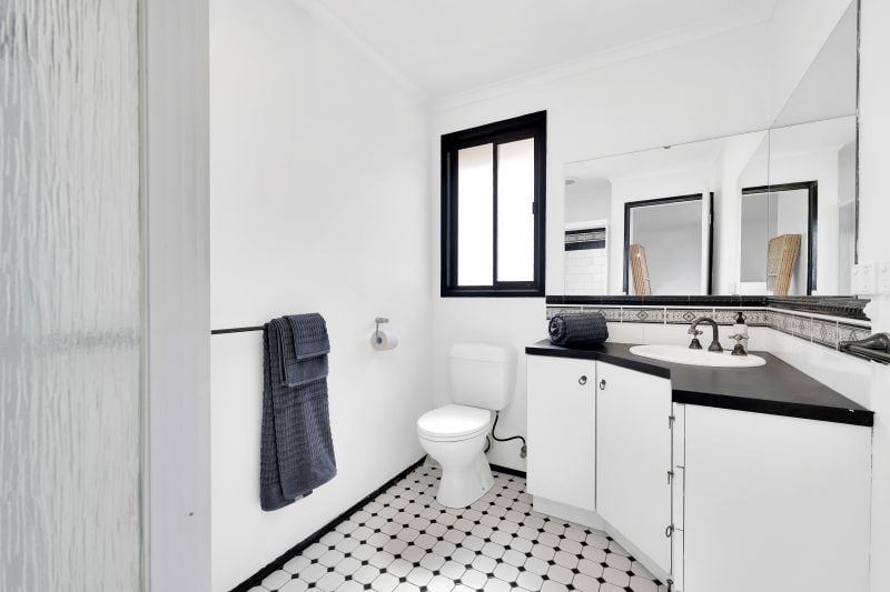 7 Courtnay Place, Epping