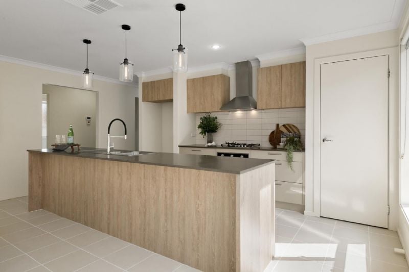 24 Coleridge Way, South Morang