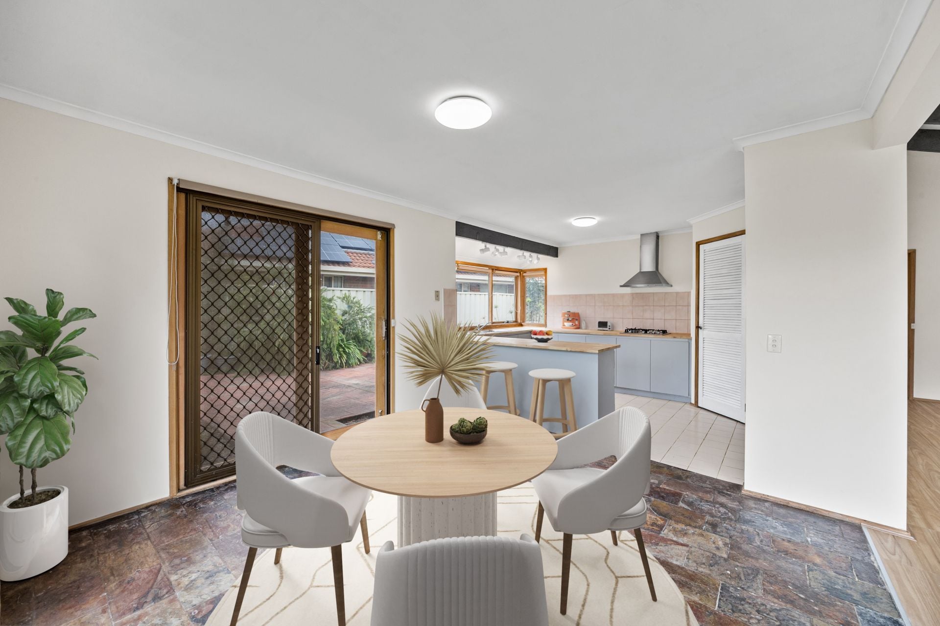 Convenience & Comfort in a Well-Connected Mill Park Location