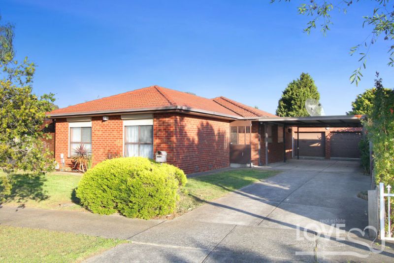 52 McLaughlin Crescent, Mill Park