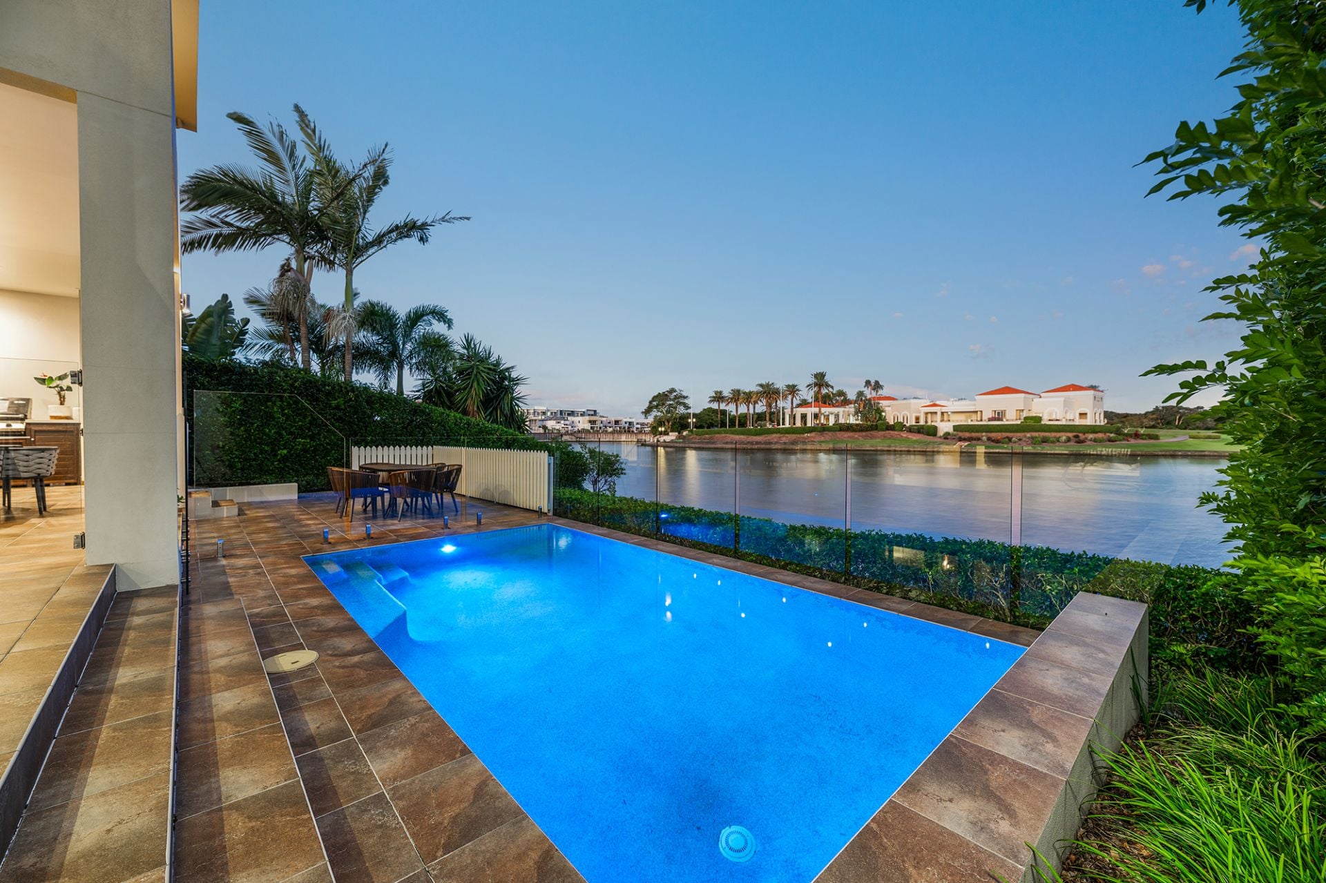 6177 Murten Court, Hope Island QLD 4212, Hope Island - Thumbnail 2
