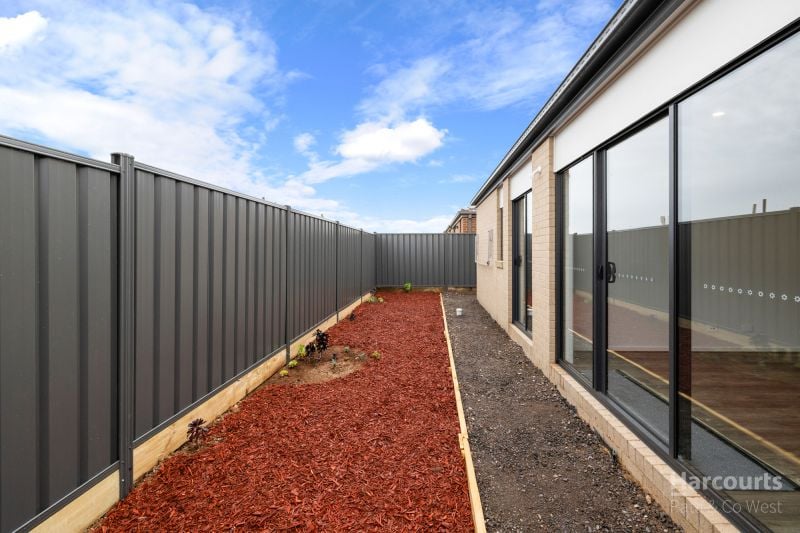 22 Enrica Drive, Melton South