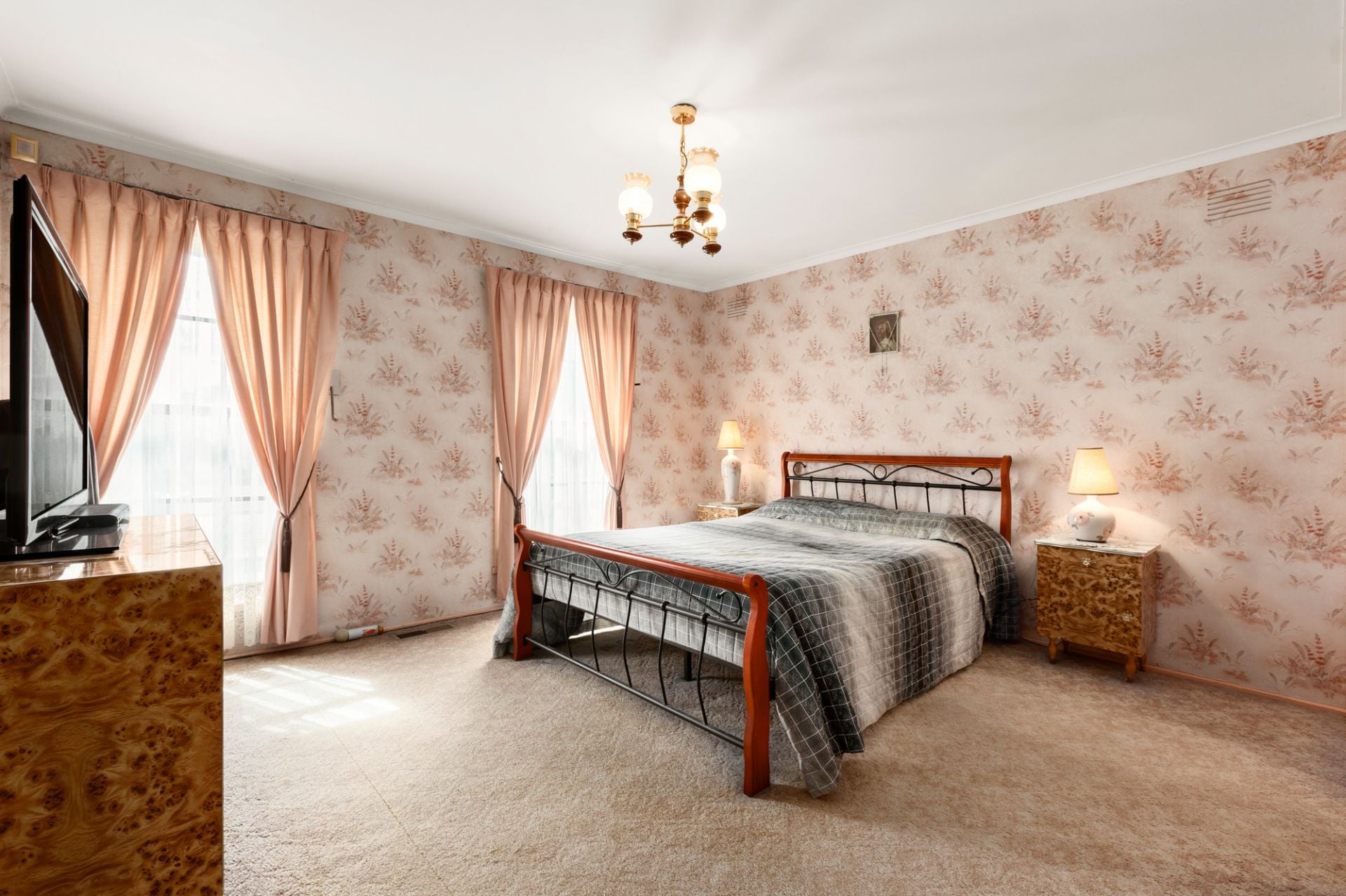 5 Bedrooms - Great Value here .....