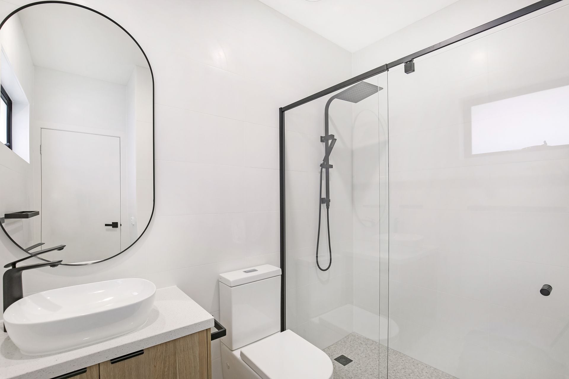 Townhouse for Lease in Heidelberg West – Perfectly Positioned for Convenience and Comfort!