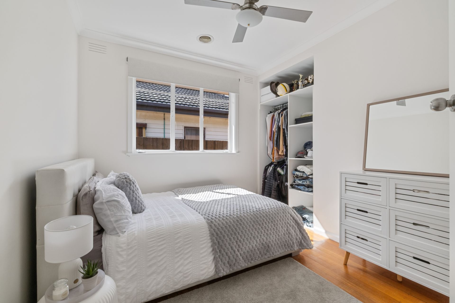 Resort Oasis Living Just Five Minutes Walk To Lalor Shops