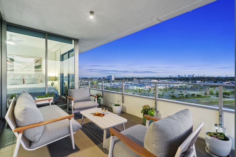 704/43 Harbour Town Drive, Biggera Waters - Thumbnail 2