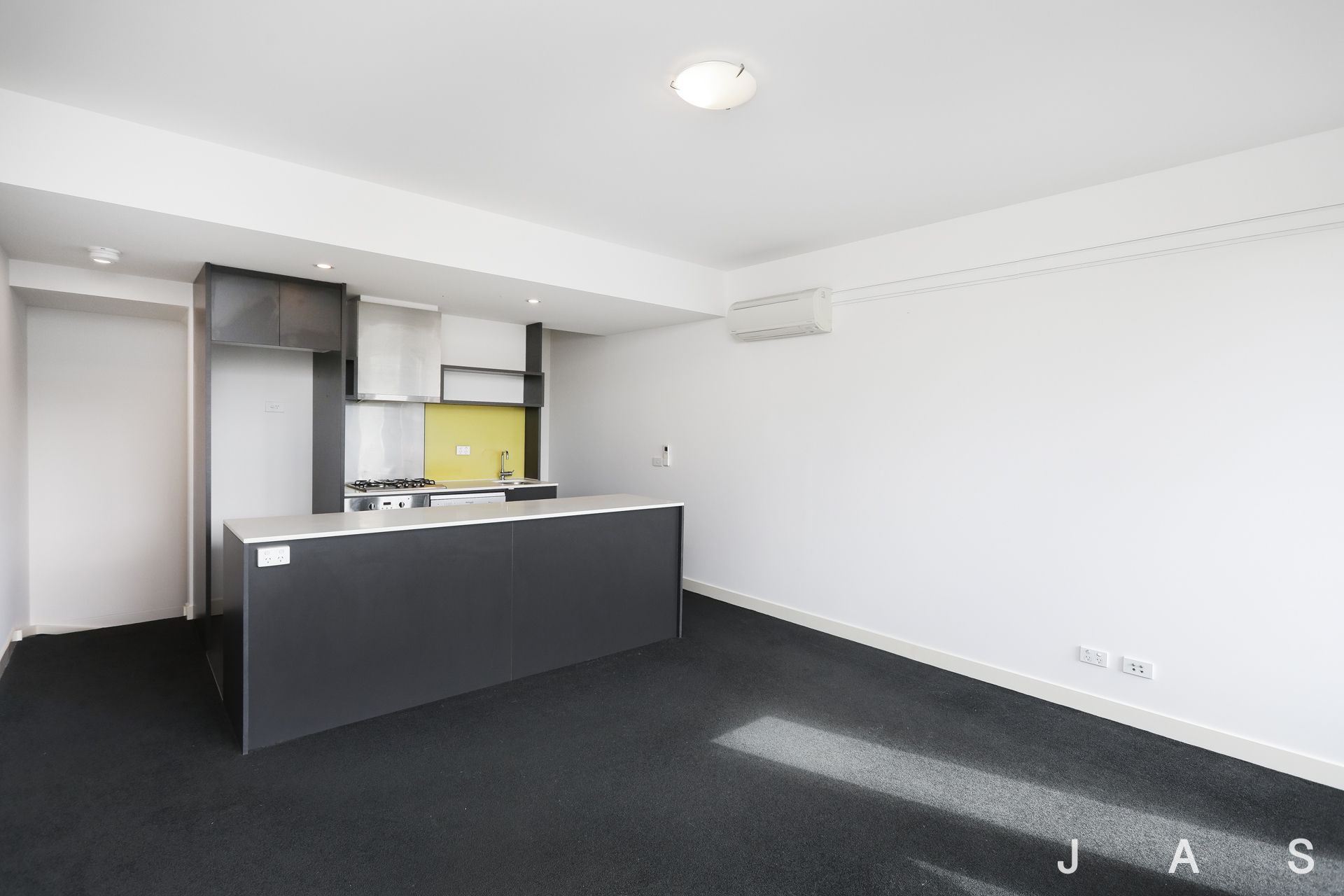 16 Greenham Place Footscray VIC, Footscray - Thumbnail 3