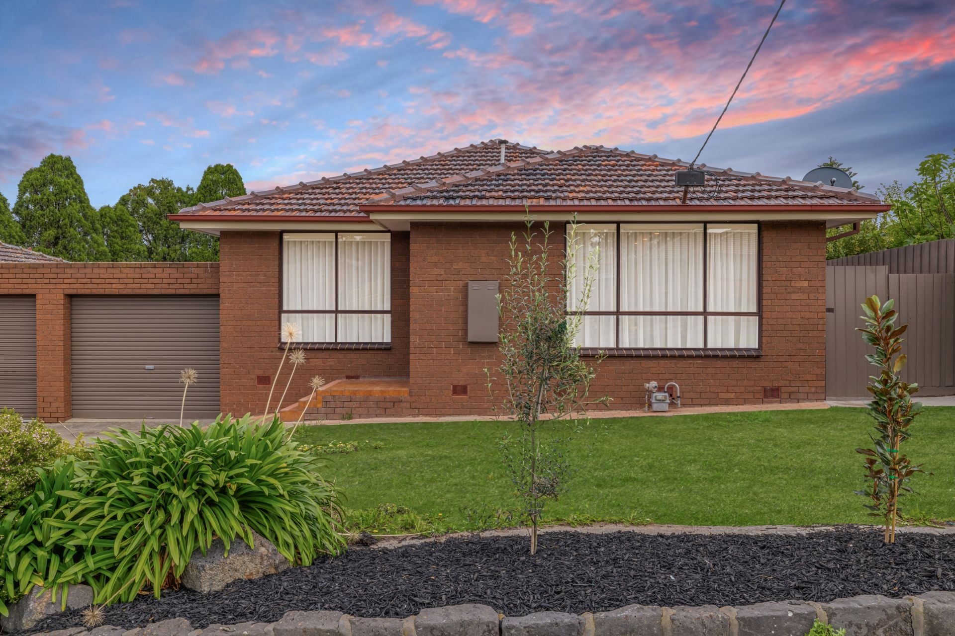 Modern Comfort With Courtyard Appeal
