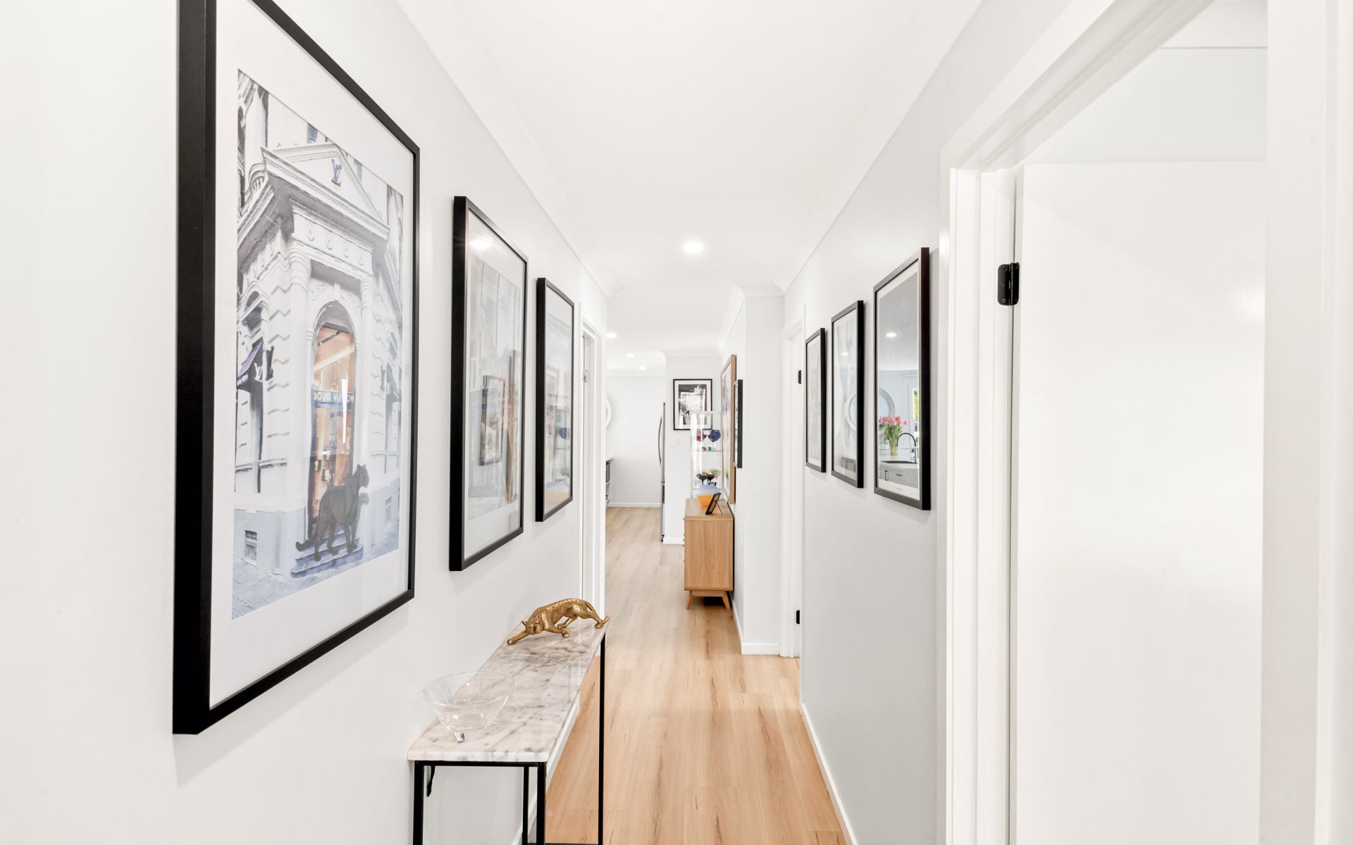 28 Cova Boulevard, Hope Island - Thumbnail 3