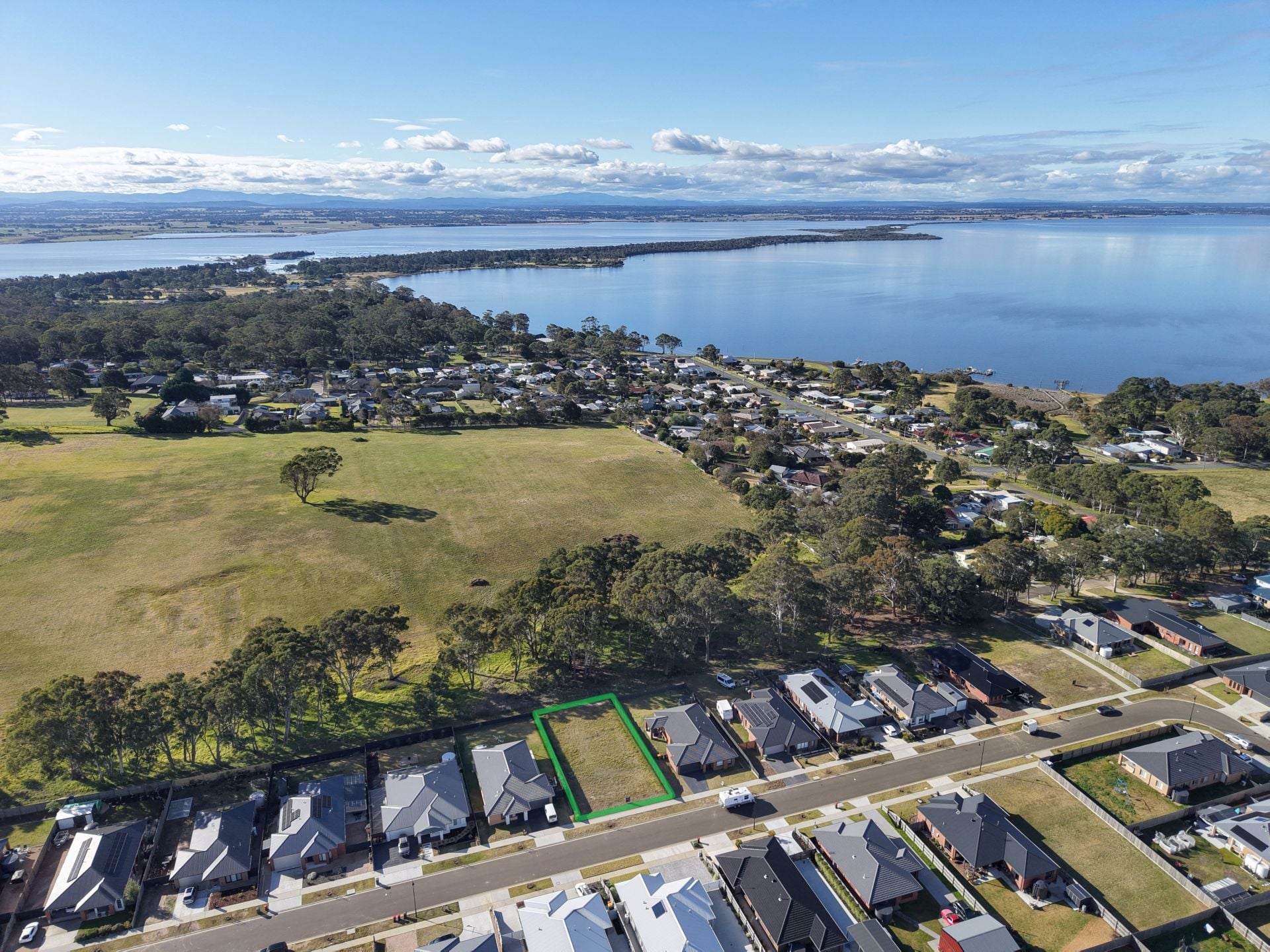27 Houghton Crescent, Eagle Point VIC, Eagle Point - Thumbnail 3