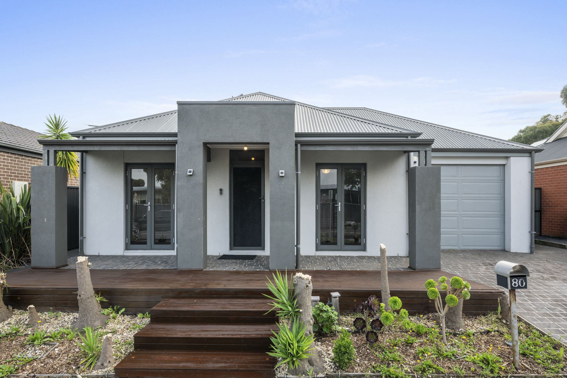 SPACIOUS HOME WITH PERGOLA, BBQ & SPA