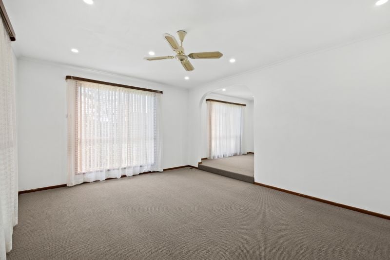 31 Grevillia Drive, Mill Park