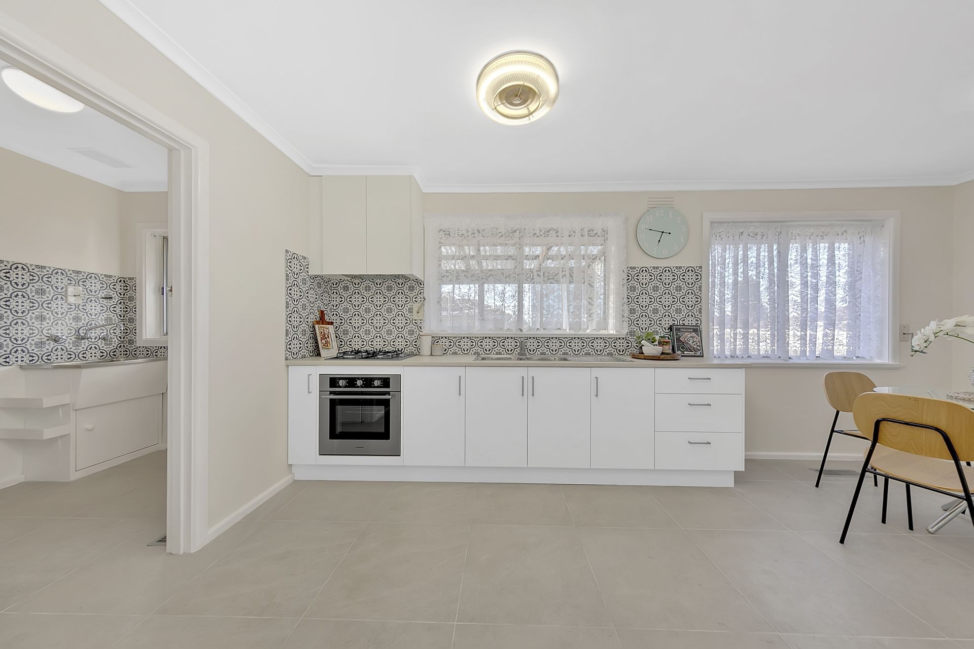 Stylish Abode, Sought After Surronds