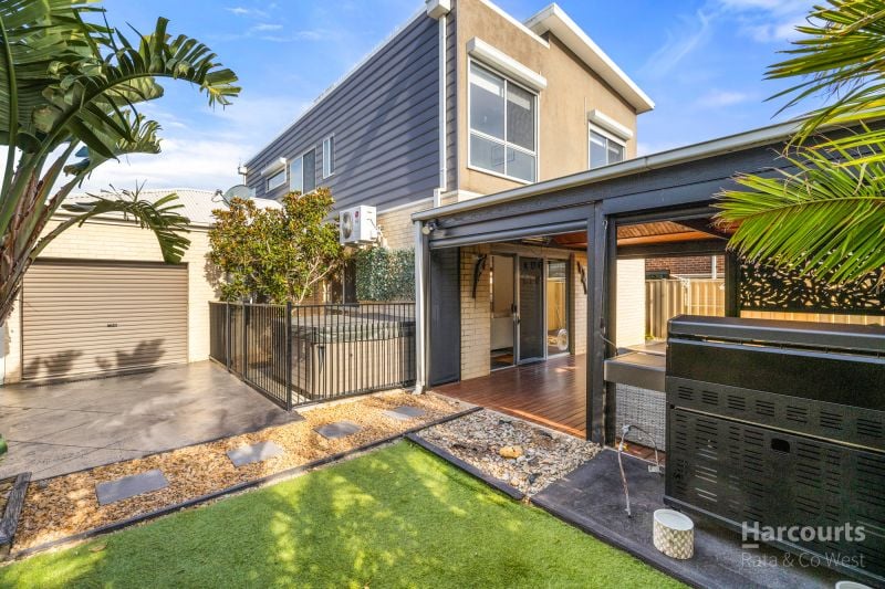 12 Chelsworth Place, Caroline Springs