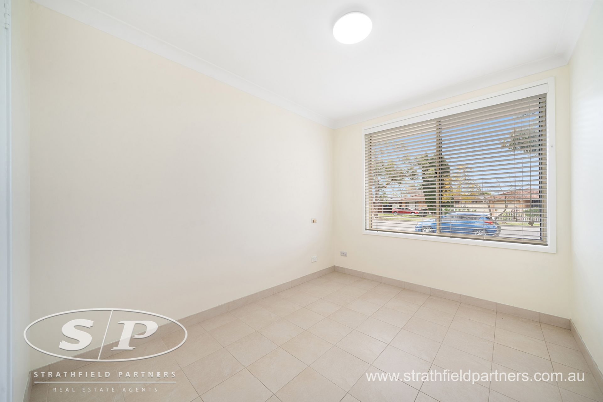 136 & 136A Buckwell Drive, Hassall Grove, Grove - Thumbnail 7