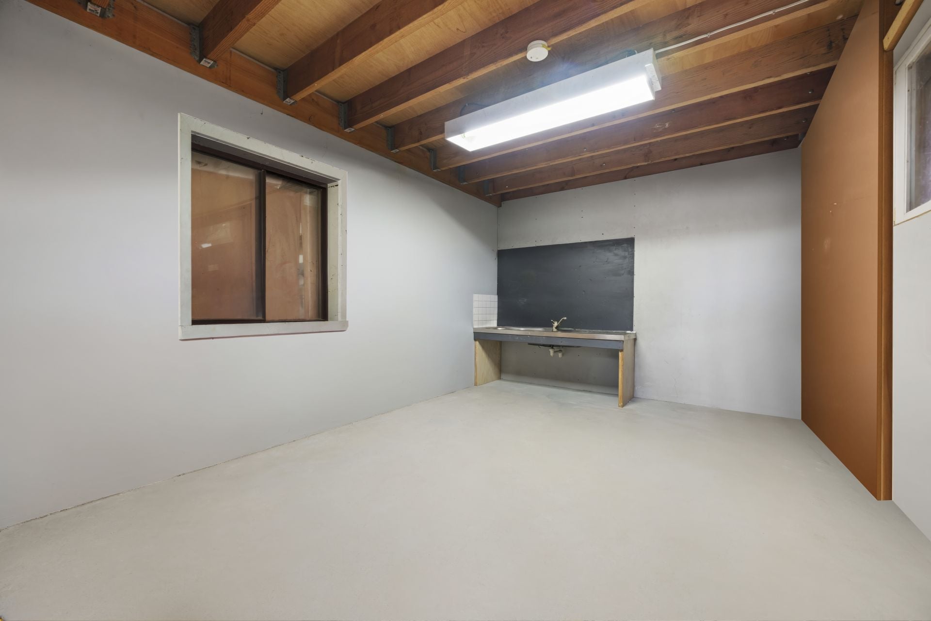 Prime Location In EPPING!