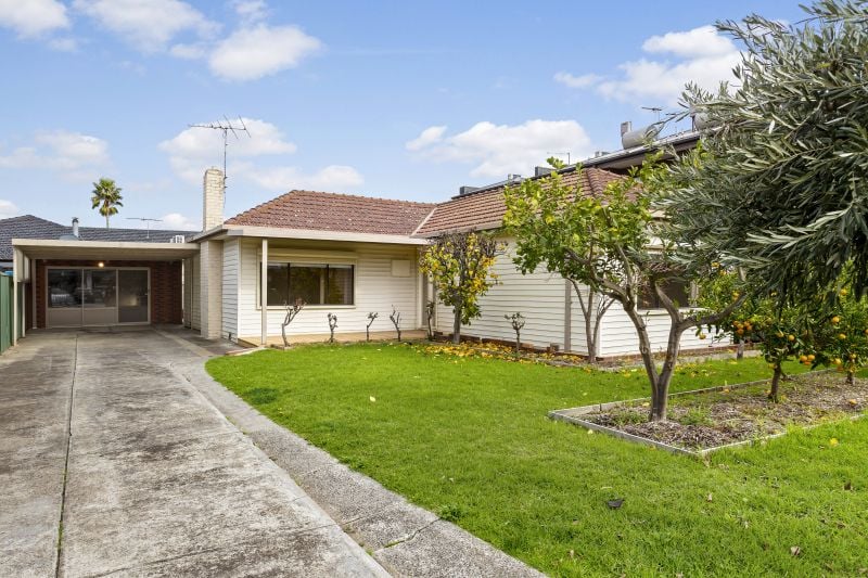 135 Middle Street, Hadfield