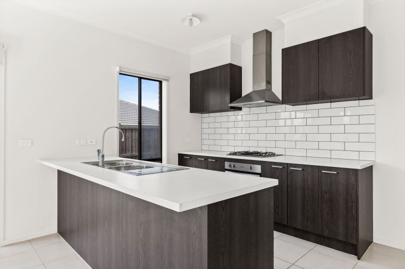11 Barkers Crescent, Mickleham