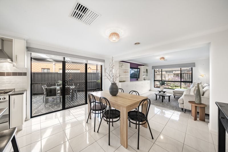 8 Kumara Circuit, South Morang