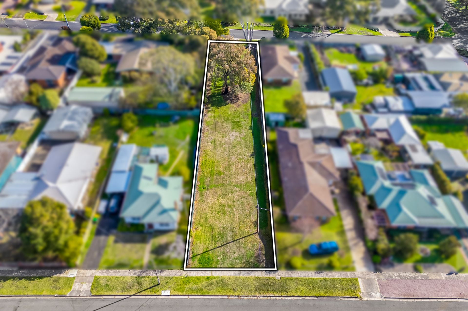 63 Gordon Street, Hamilton, Hamilton - Thumbnail 2