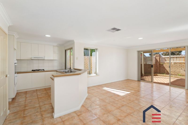 1/11 Camden St, Dianella