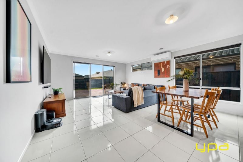 9 Davenport Crescent Cranbourne West VIC, Cranbourne West - Thumbnail 5