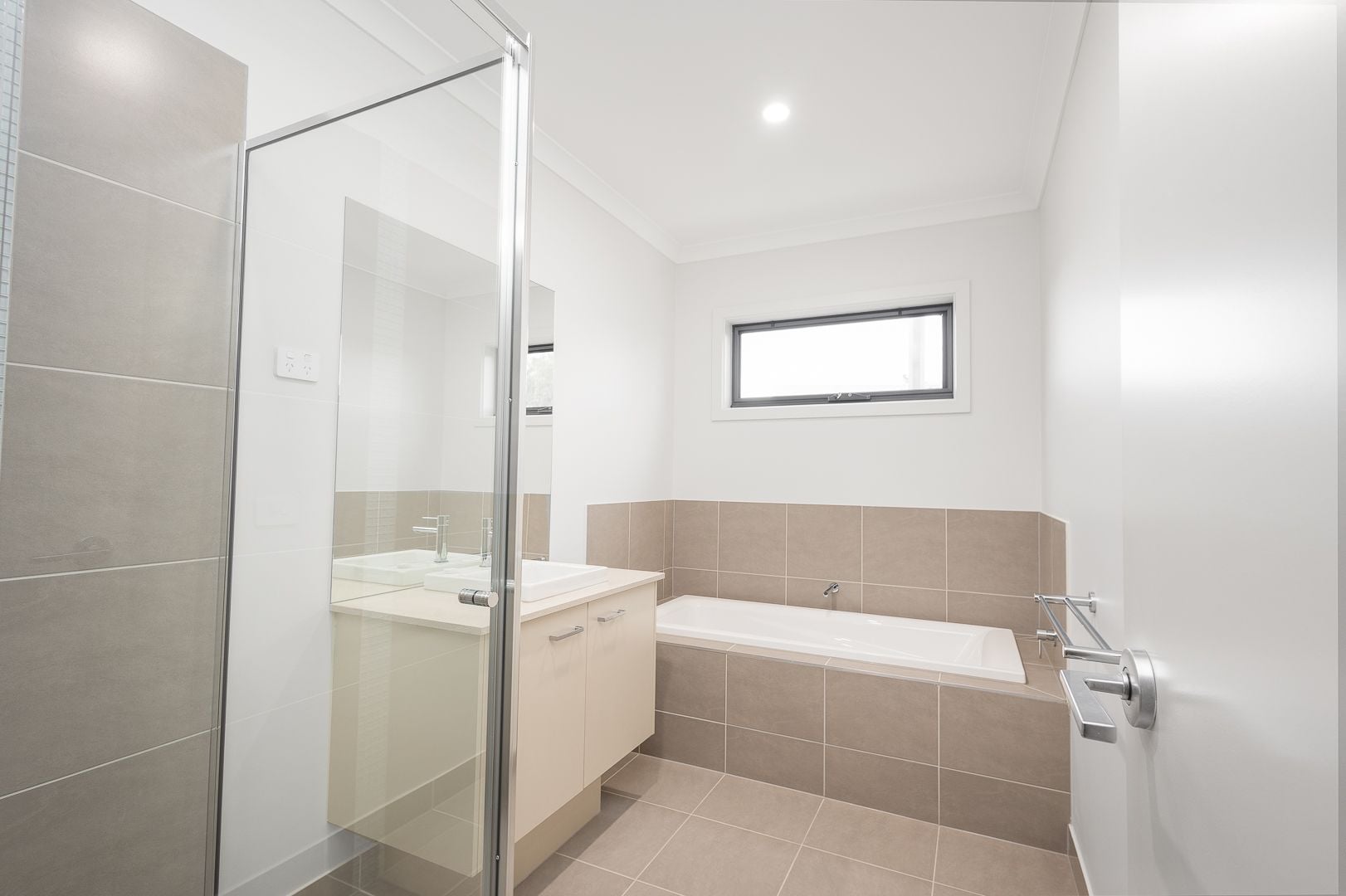 Modern 4 bedroom Home