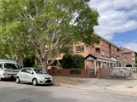 STUNNING NEWLY RENOVATED APARTMENT, SHORT WALK TO BONDI BEACH