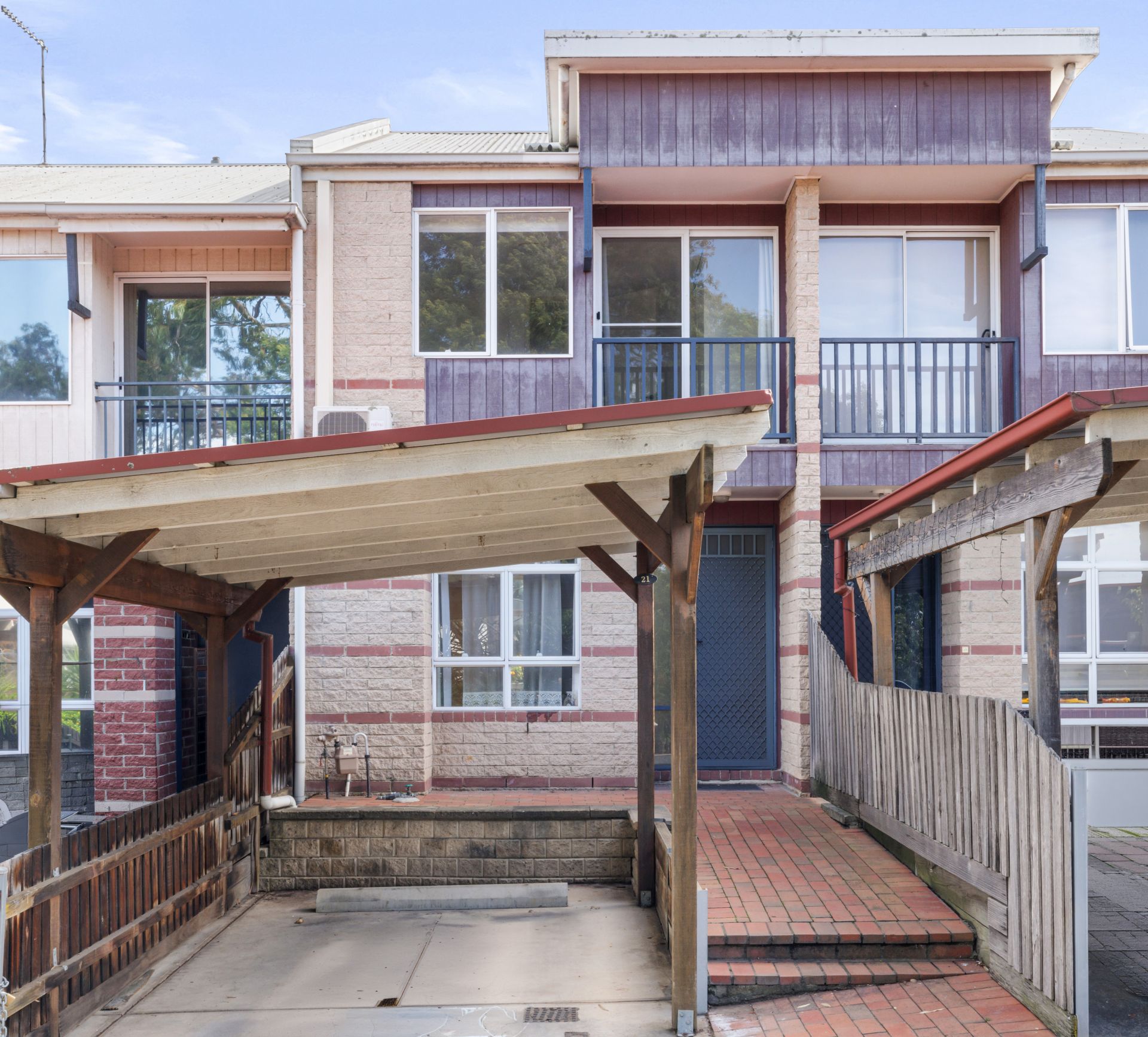 Simplicity, Comfort & Convenience in a Prime Location