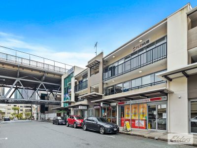 OFFICE OPPORTUNITY OPPOSITE STORY BRIDGE HOTEL!