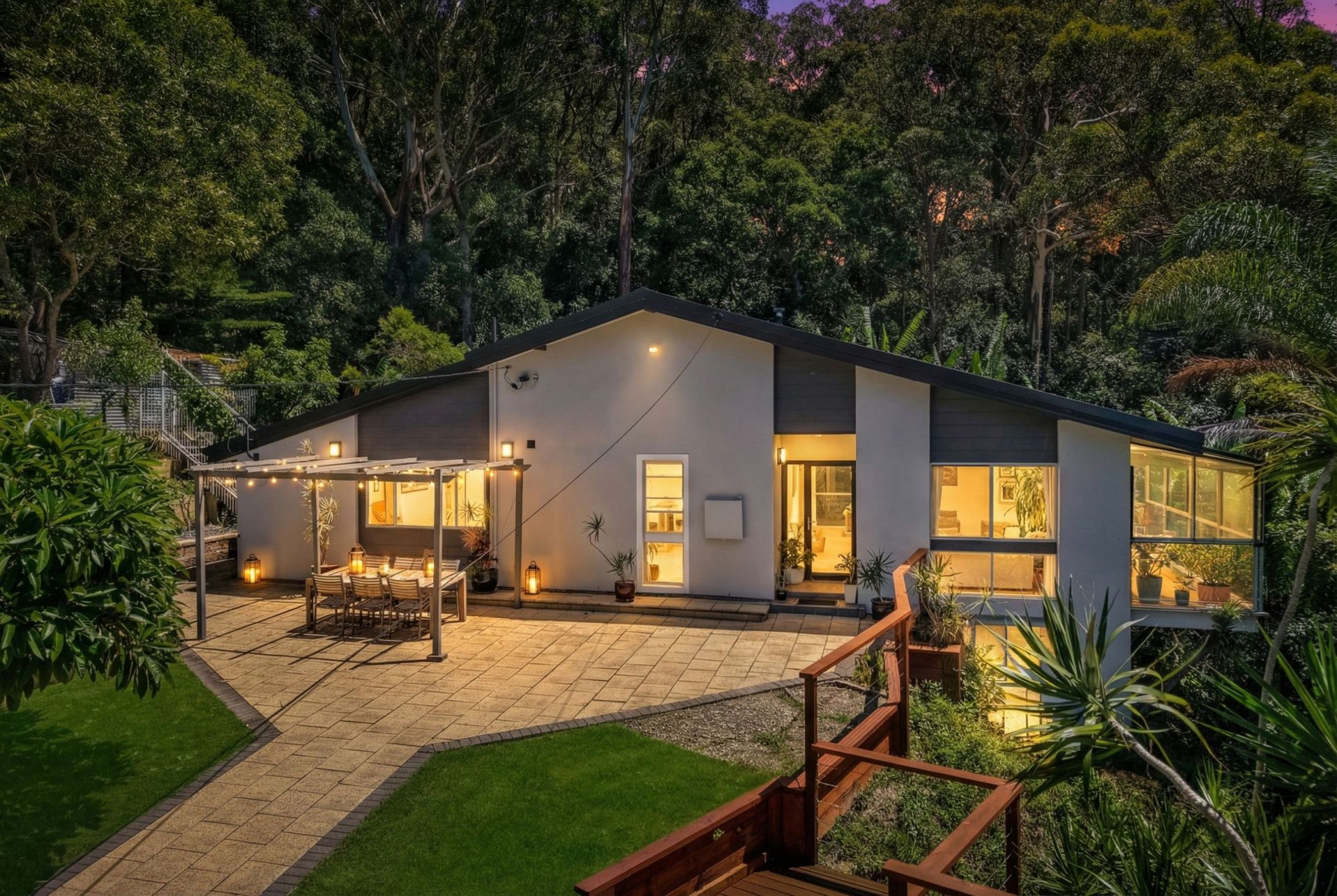 10 Lucia Avenue, Copacabana, Copacabana - Image 1